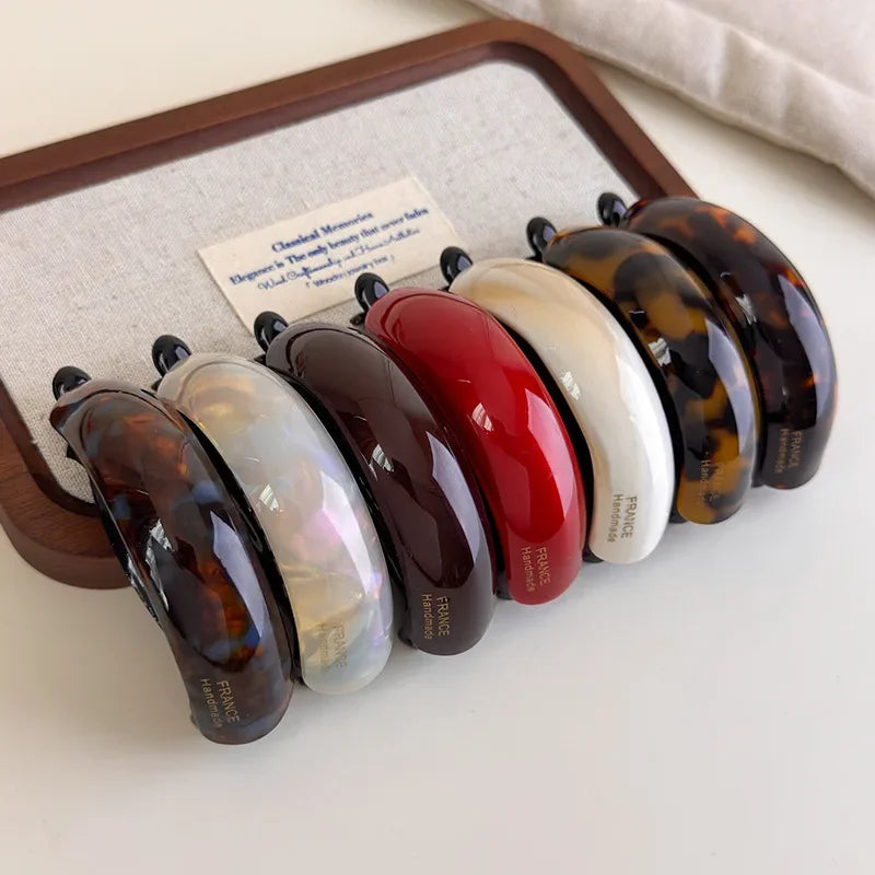 Earth-tone claw clip for thick and thin hair